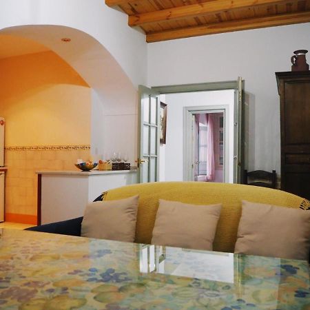 Carmona Center Apartment ภายนอก รูปภาพ