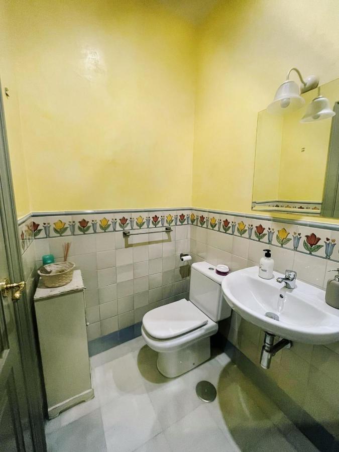 Carmona Center Apartment ภายนอก รูปภาพ